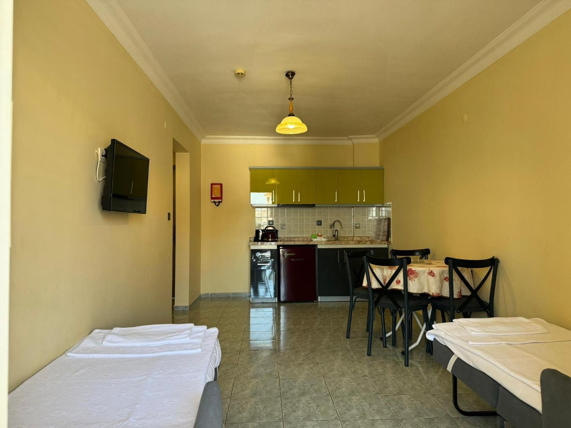 Ozlem 2 Apart Hotel Marmaris Exteriör bild